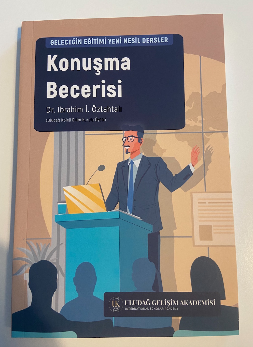 Kurucumuz Dr.İbrahim ÖZTAHTALI'nın  "Geleceğin Eğitimi Yeni Nesil Dersler" serisinin 4. kitabı olan "Konuşma Becerisi" yayınlandı. 